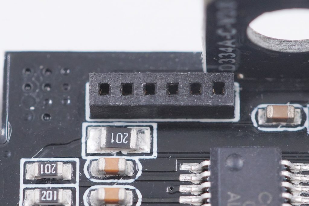 巨能移动电源拆解,绿巨能移动电源评测