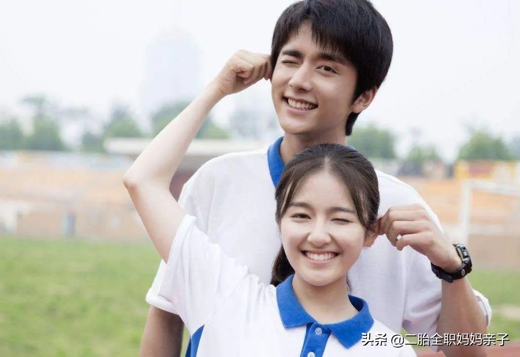 学生谈恋爱家长怎么处理,高中谈恋爱双方家长该怎样解决