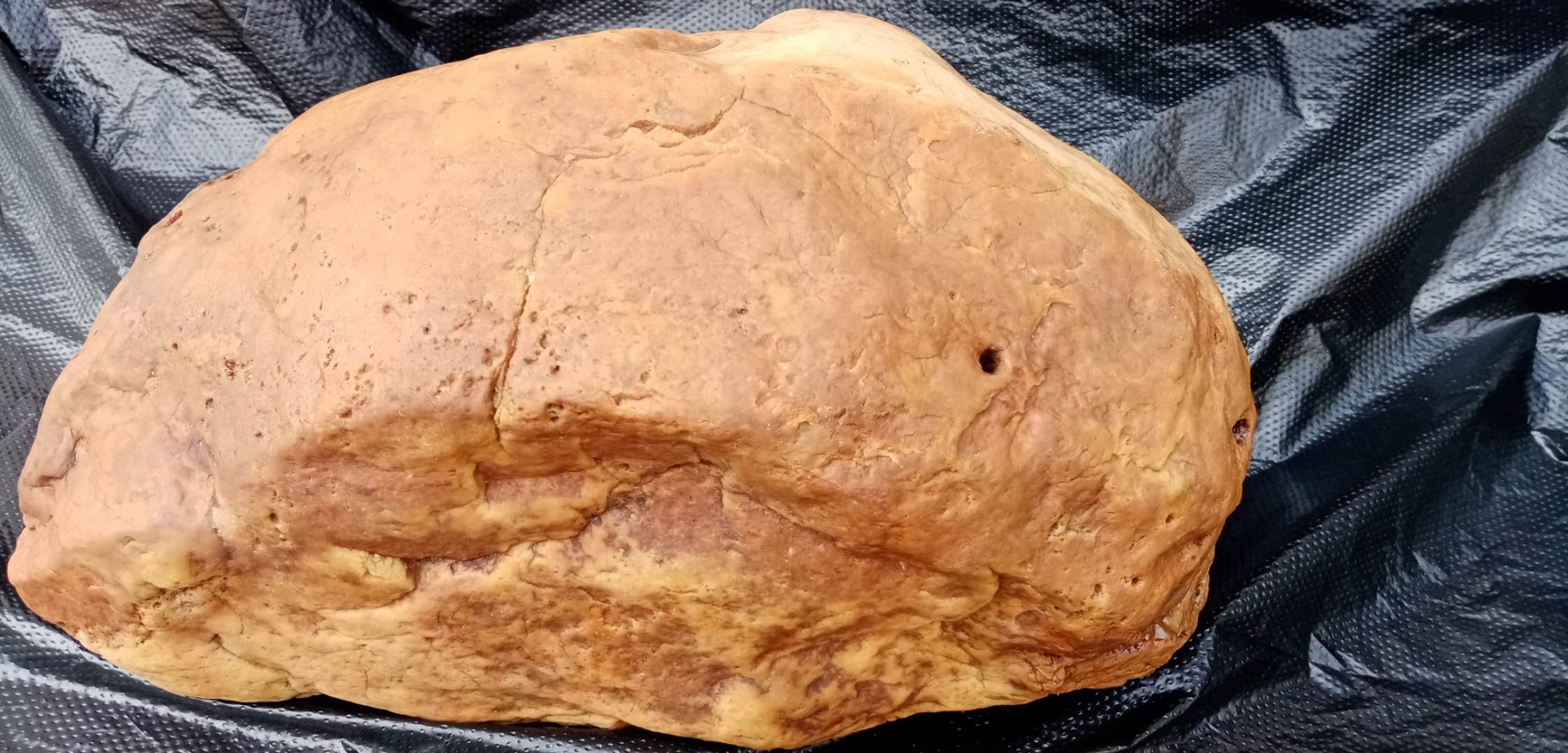 精品鸡血水晶原石,正宗田黄鸡血原石图片