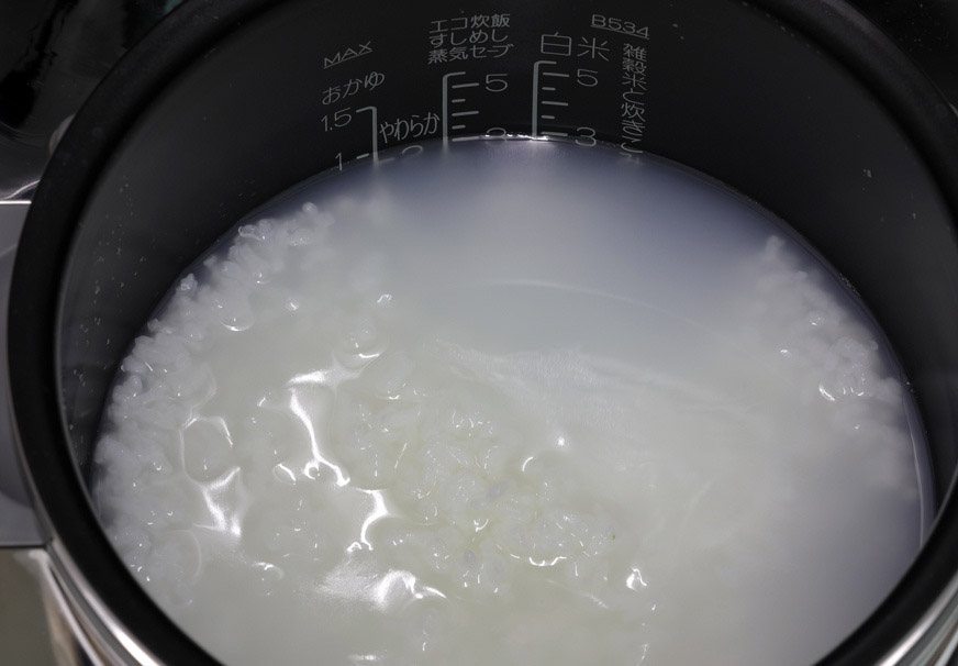 10款大米横评！用同样的锅煮出来的饭却大不同