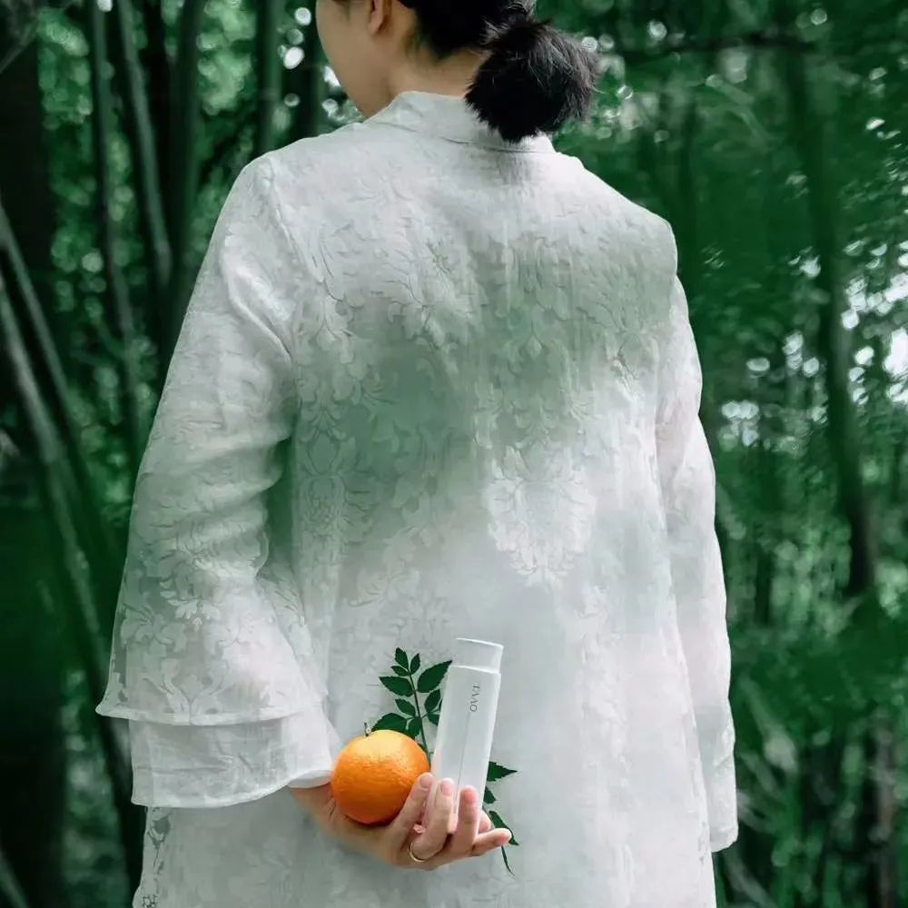 用大牌化妆品真的不会老吗,用大牌护肤品皮肤还是不好