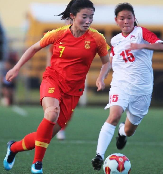 不可比！拿女足大胜贬低男足不厚道，国足狂胜战例不输玫瑰