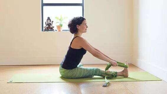 初学者瑜伽横叉怎么练,瑜伽初学者横叉