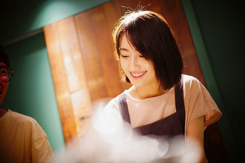 适合自然卷发质的短发造型,自然卷沙发短发造型