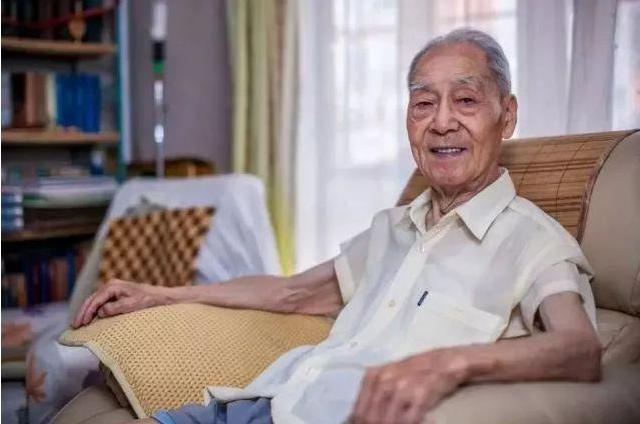 翻译界泰斗许渊冲辞世原因,翻译界泰斗许渊冲提词