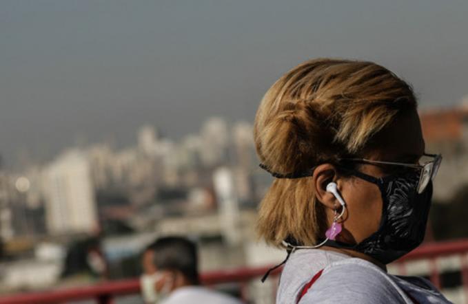 疫情下巴西也搞*威示***行游**!总统成特朗普第二,足球界支持反对派