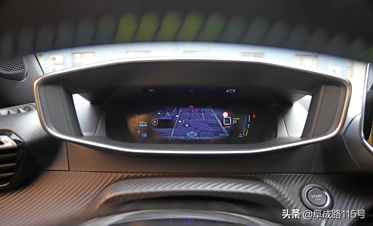 奶帅的面孔，裸眼3D的内容，一身名牌的e2008缺点究竟在哪