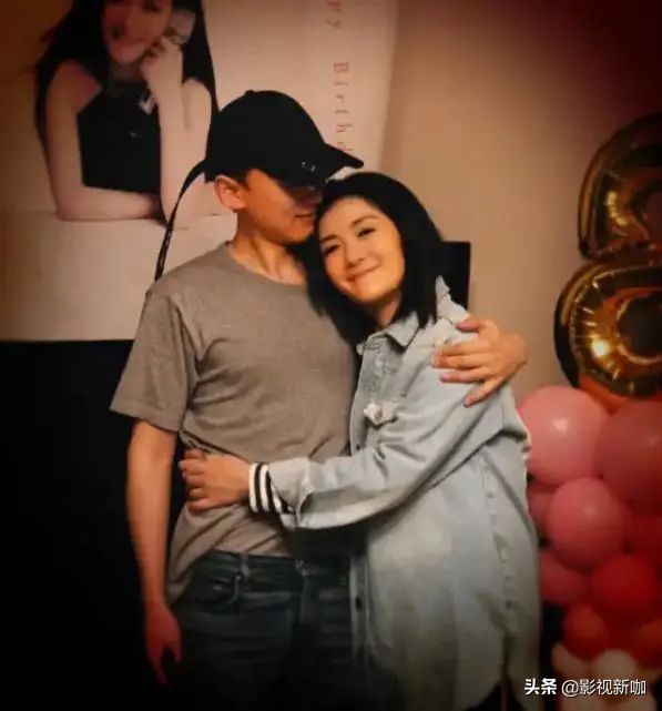 谢娜给双胞胎女儿发视频,张杰谢娜晒女儿谢娜两姐妹搀扶