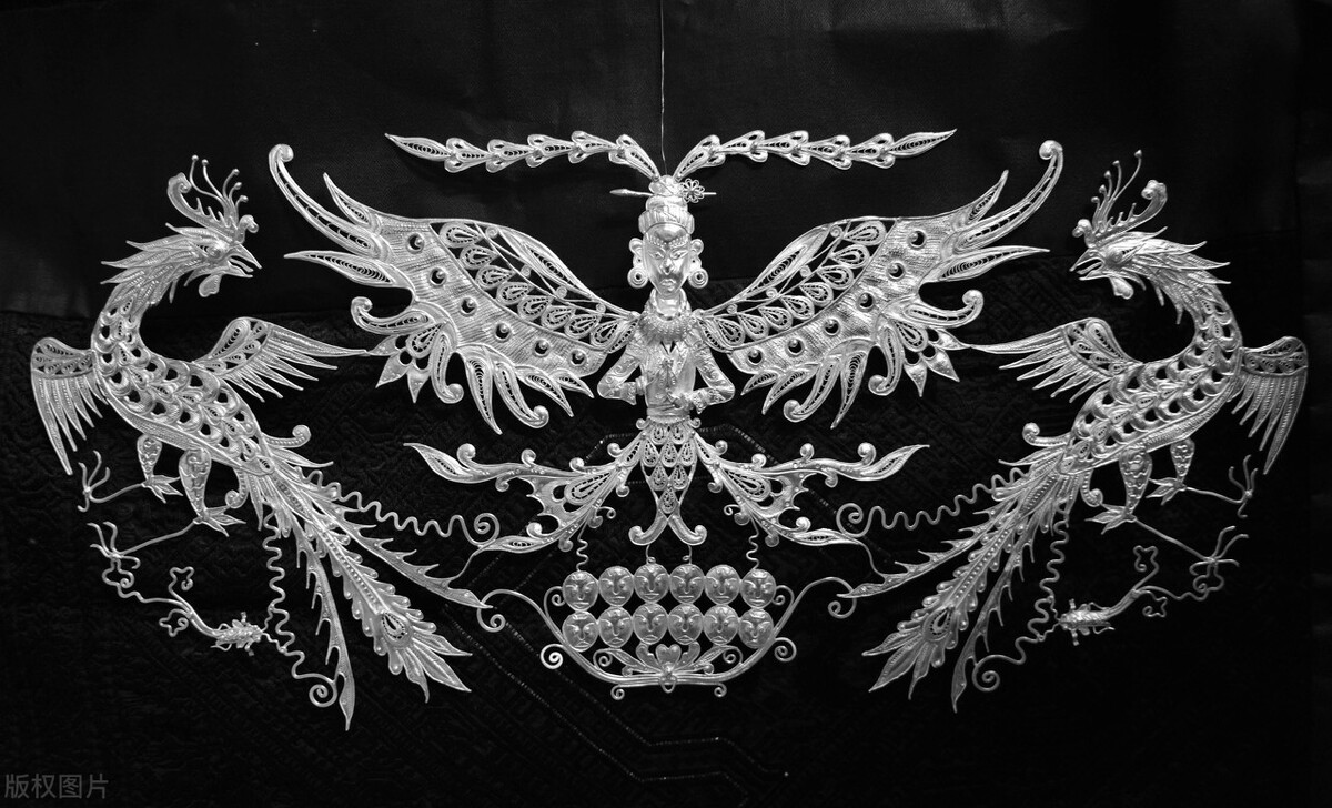 佩戴银饰变黑的原因,佩戴银饰有什么讲究