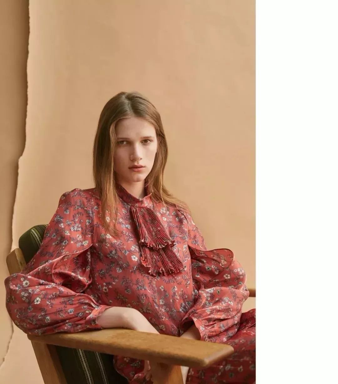 江南布衣和地素哪个好,地素和江南布衣是一家吗