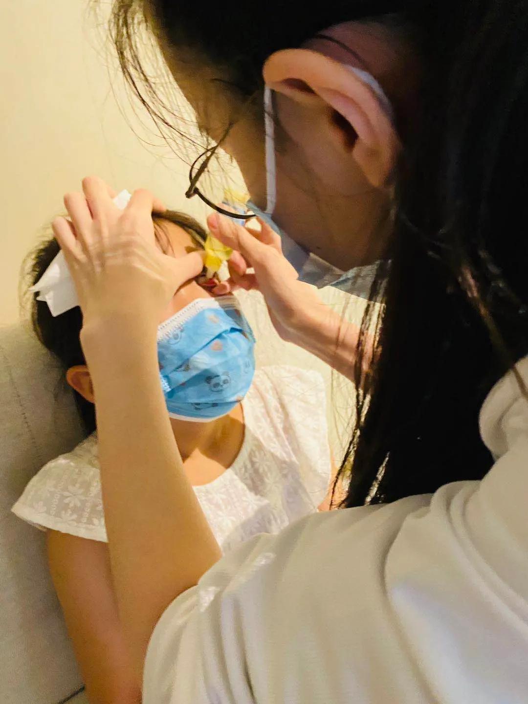 我的天！8岁暖暖竟然150度真性近视了