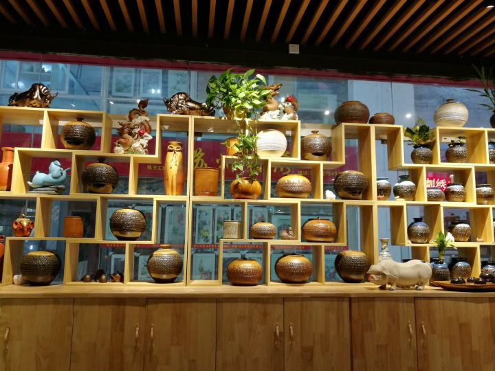 佛山石湾陶瓷摆件厂家直销,佛山石湾陶瓷批发市场