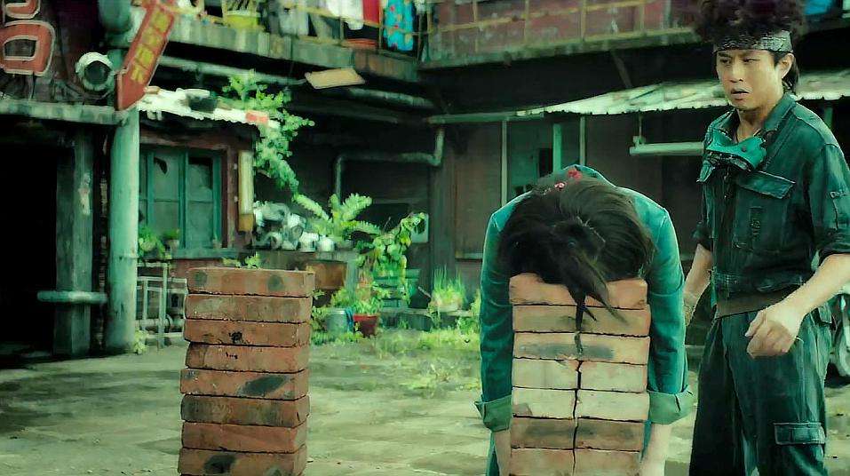 头顶击高球教学羽毛球,头顶击高远球动作