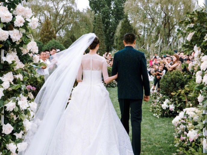 90后13岁辍学打工17岁逆袭,70后大姐摆摊创业之路