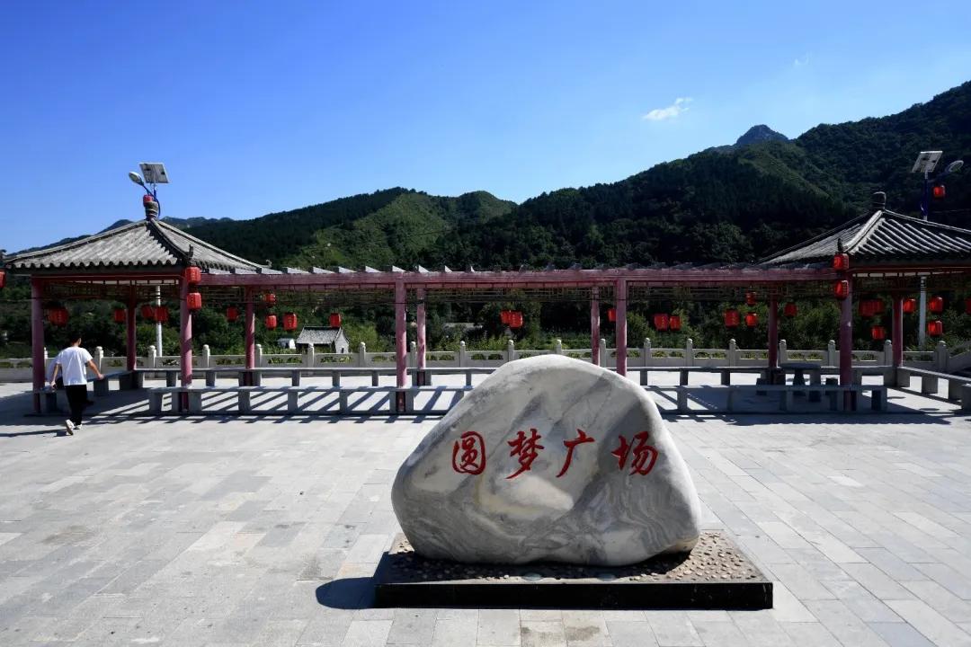 彪炳史册的伟大奇迹全文,伟大壮举中国脱贫攻坚成就展视频