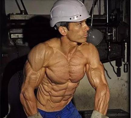 英国建筑工人健美,英国搬砖大叔体脂率3%