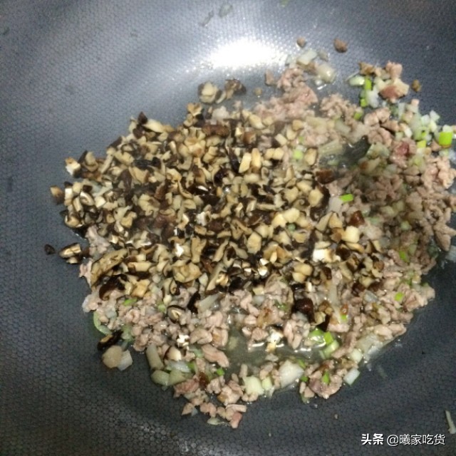 烧麦用的是蒸饺皮还是水饺皮,包水饺剩下的面能做什么