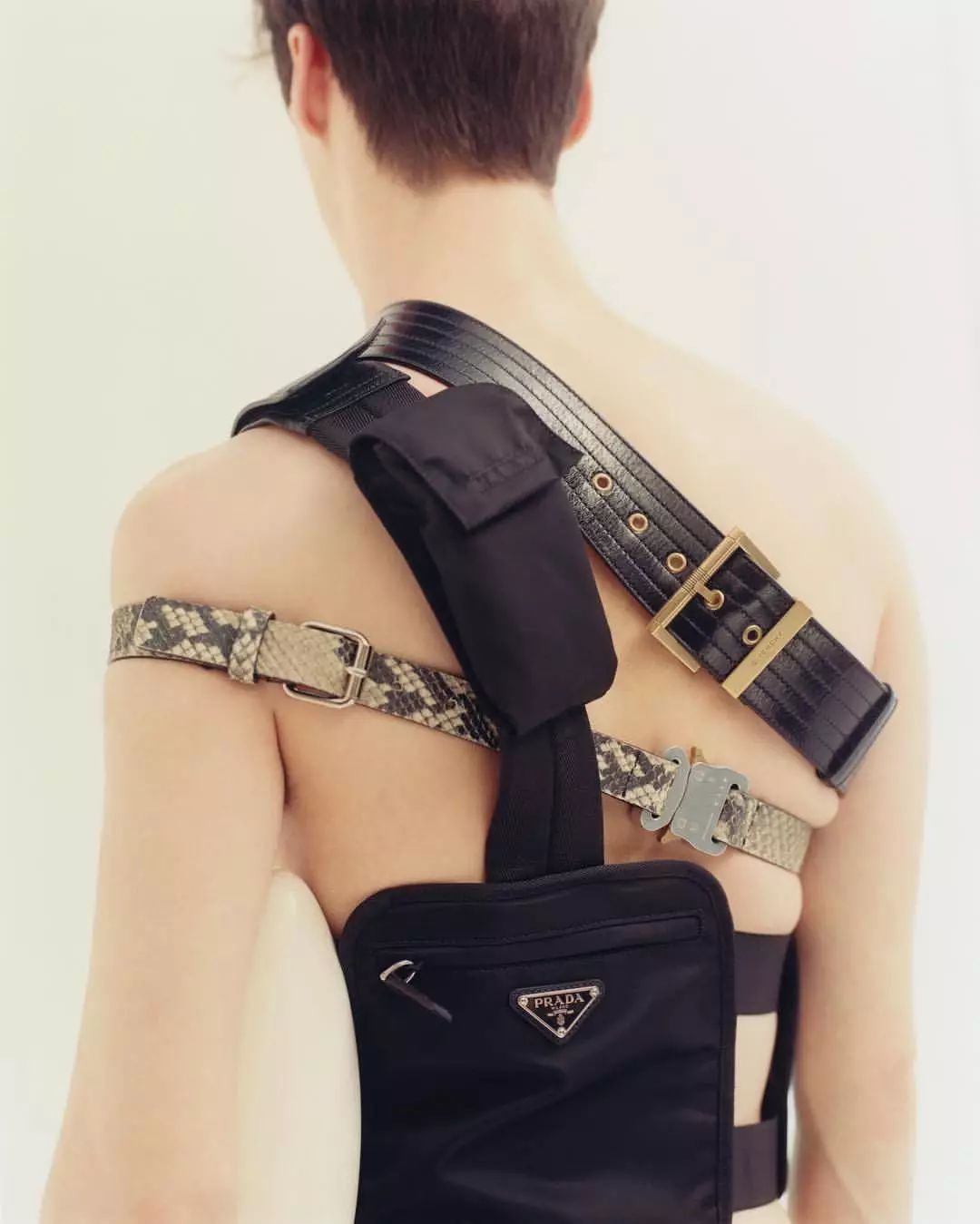 我太太太难了！项链戴在脖子上还做错了？