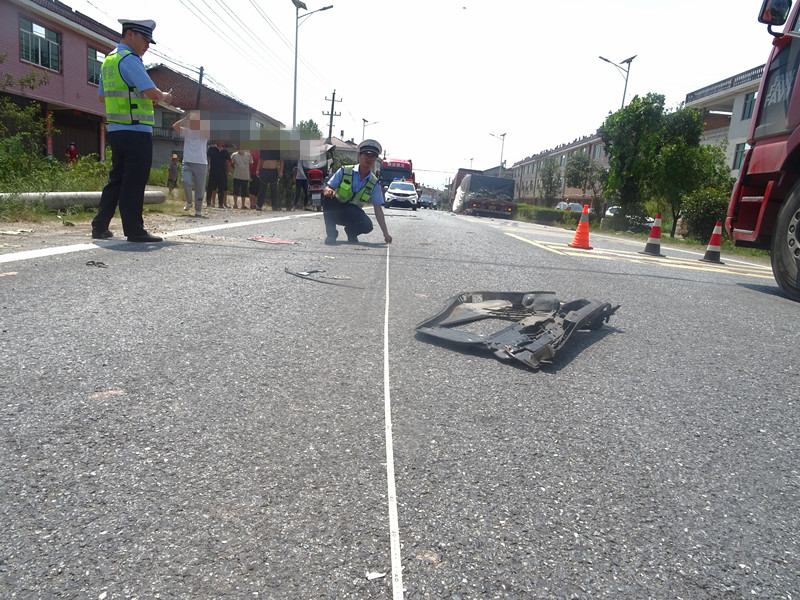 和我一起探索图片,交警平凡的每一天