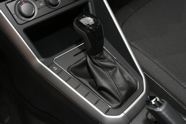 纯市区代步飞度到底值不值得买,本田飞度和高尔夫代步车哪个好