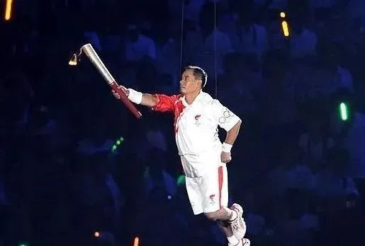 鞋价暴涨31倍，*疆新**棉事件之后的李宁，是如何应对质疑再翻身的？