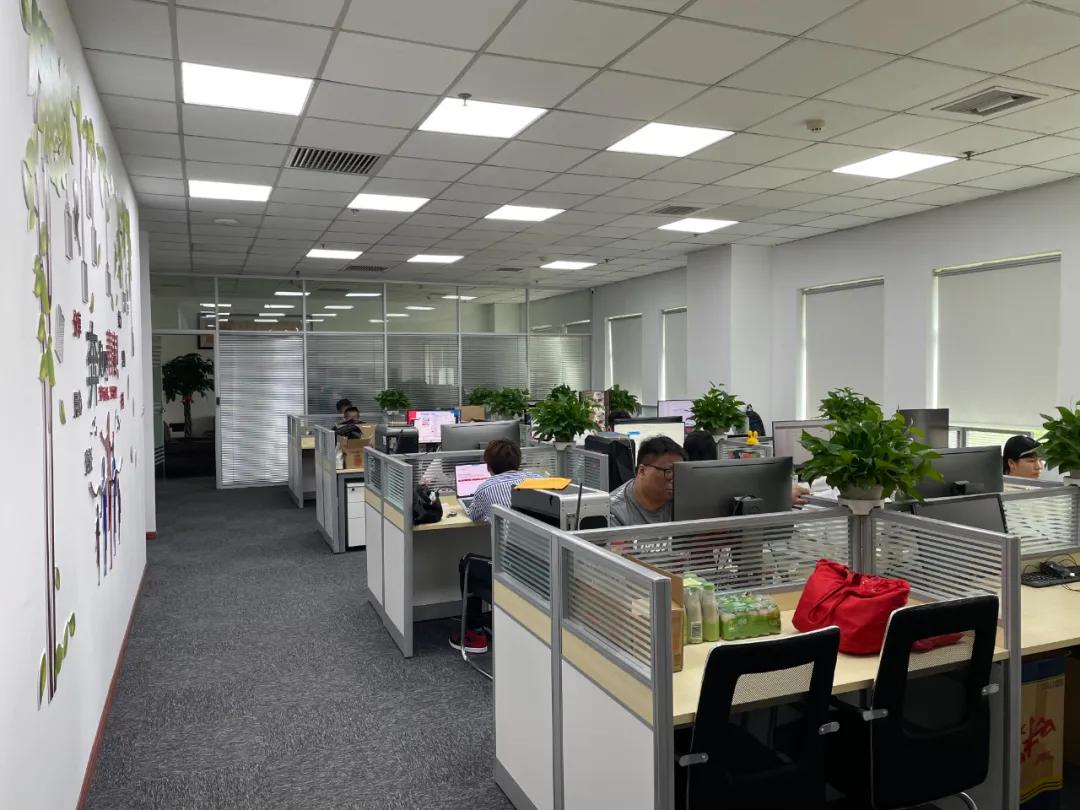 代理冠生园、大白兔等，年销数亿，乐业贸易线上线下的“打*论法**”