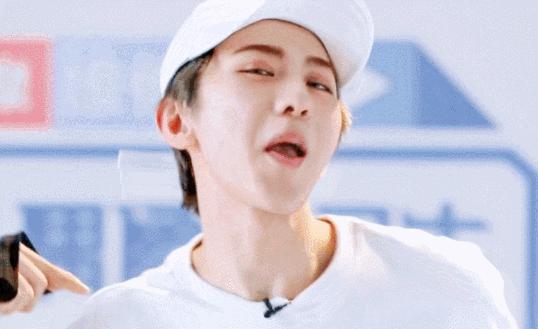 蔡徐坤带火西装,蔡徐坤带火的衣服