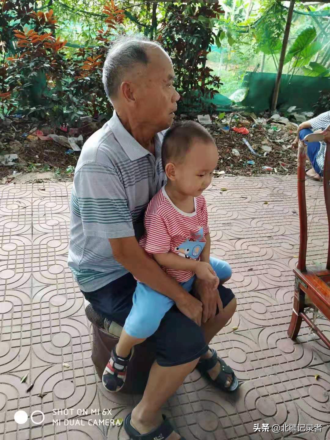 小孩咳嗽厉害突然死亡,孩子因为支气管肺炎住院的视频