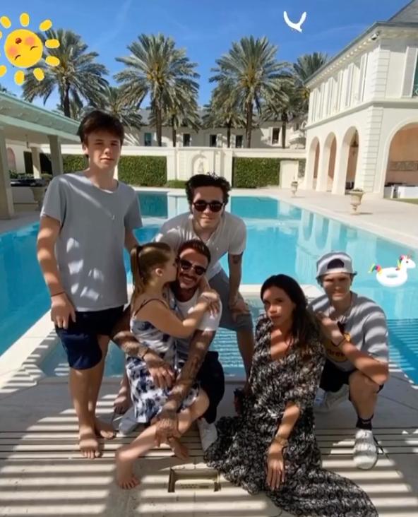 贝克汉姆小七走路霸气,贝克汉姆小七大变化