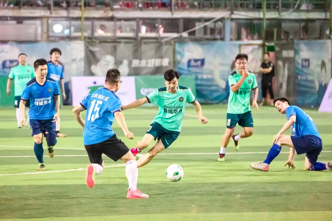 踢球的第十个年头,从此踏上了追求足球梦想的旅程