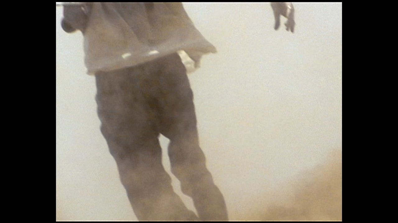 当你扛着尼康冲向龙卷风的时候,当摄影师义无反顾地冲向龙卷风