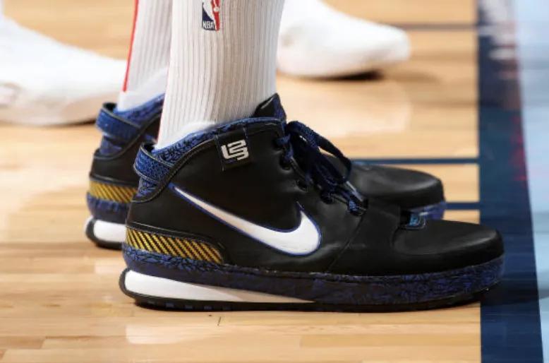 塔克谈最有意义的球鞋,pj塔克上脚最便宜的球鞋