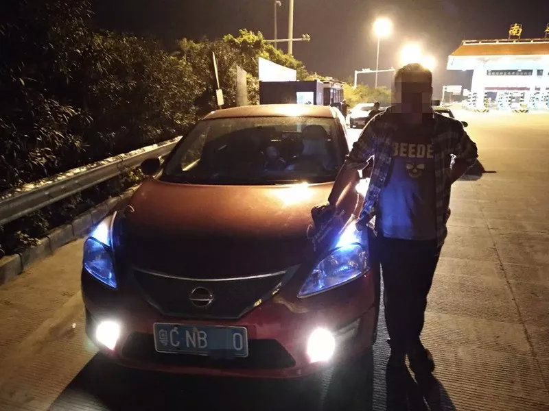 最牛号牌小车一进珠海就被抓！司机当场发朋友圈博点赞…