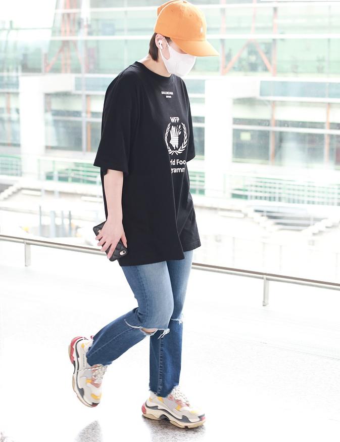 阿娇短发蓝色的衣服,阿娇短发碎花裙