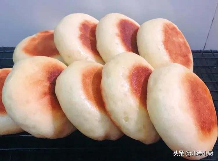 烙饼老是糊焦,烙饼总是中间糊怎么办