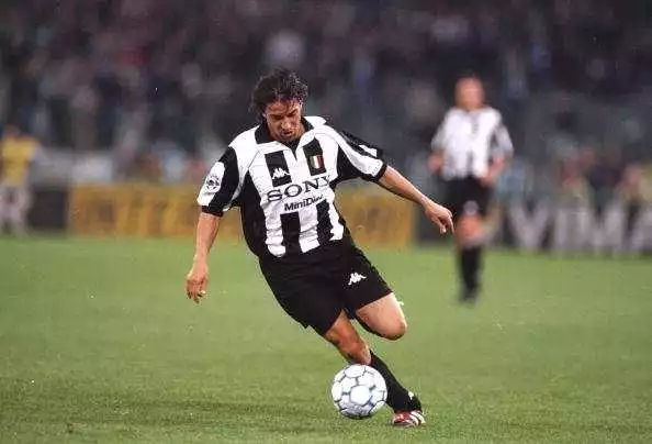 天下足球十大催泪解说可投屏,天下足球十大催泪解说内维尔