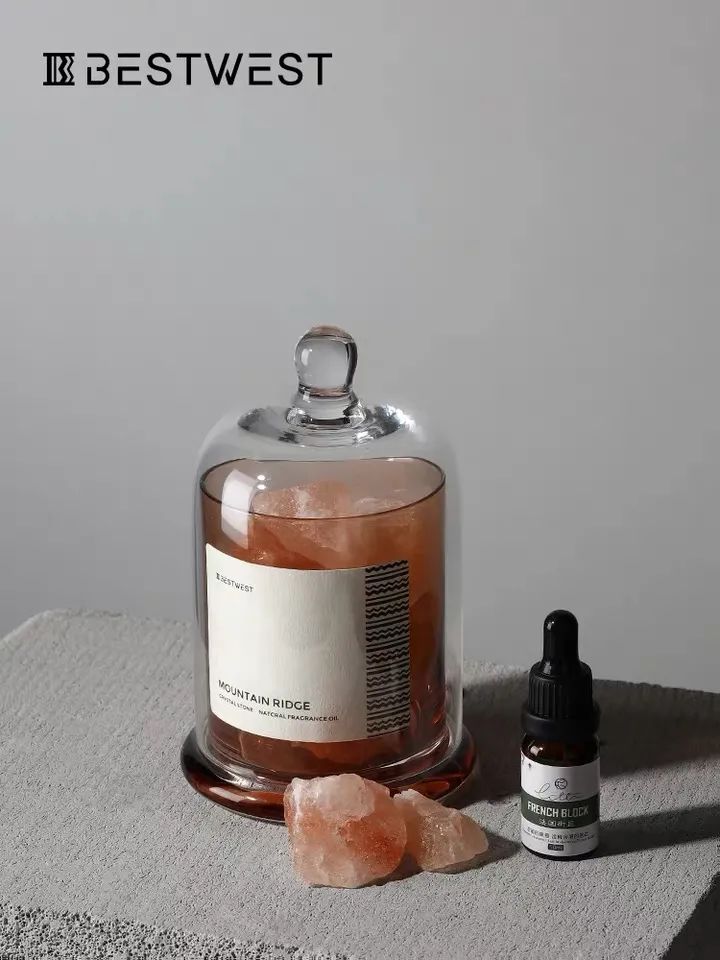 手脚冰凉的女生会宫寒吗,女孩子手脚冰凉是宫寒还是体寒