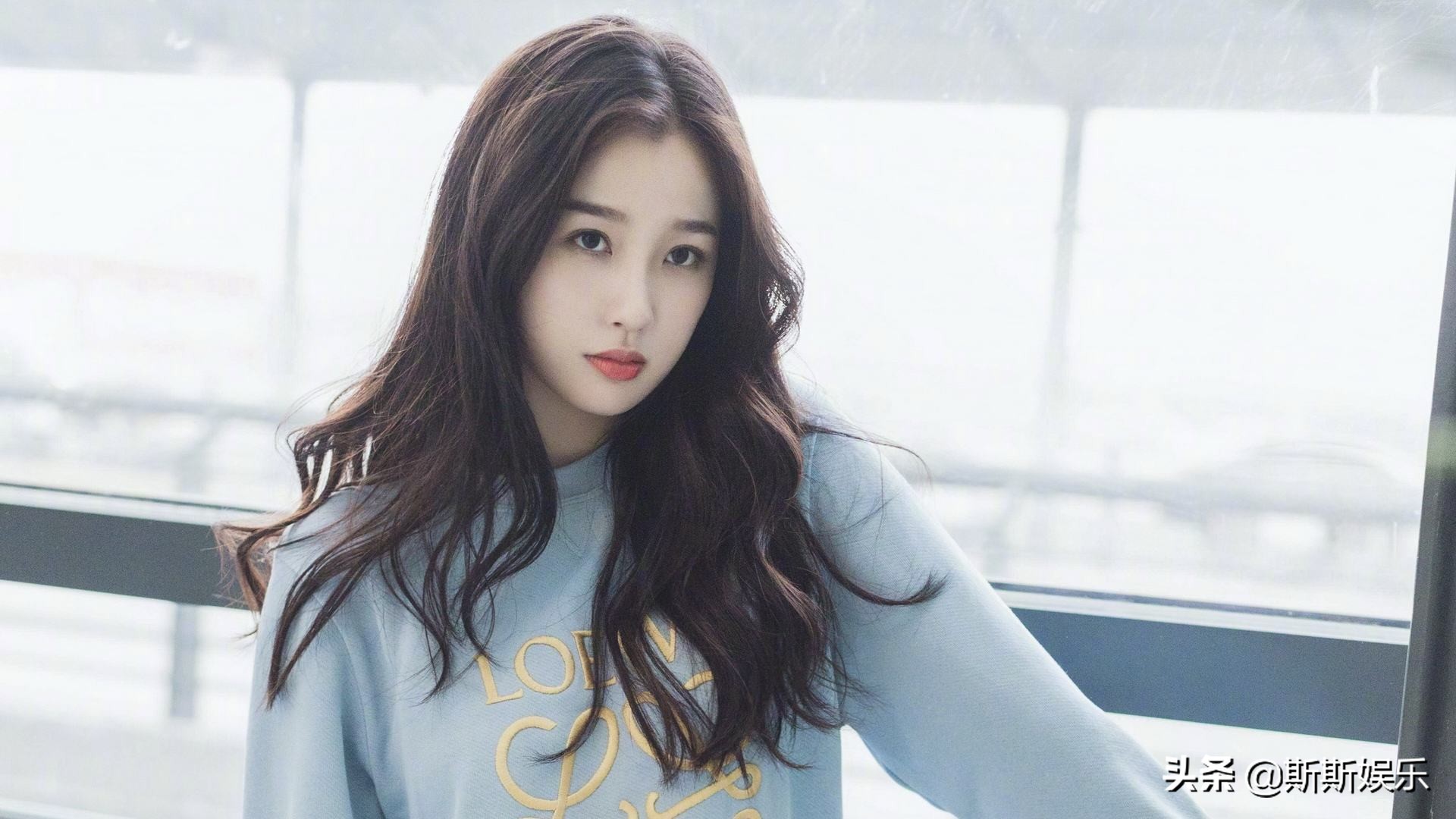 青2虞书欣提供叫醒服务，赵小棠素颜很真实，孔雪儿不敢面对镜头