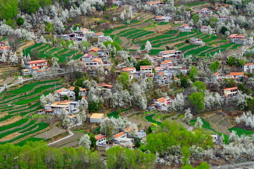 春季自驾游最美路线推荐,春季适合自驾游路线推荐