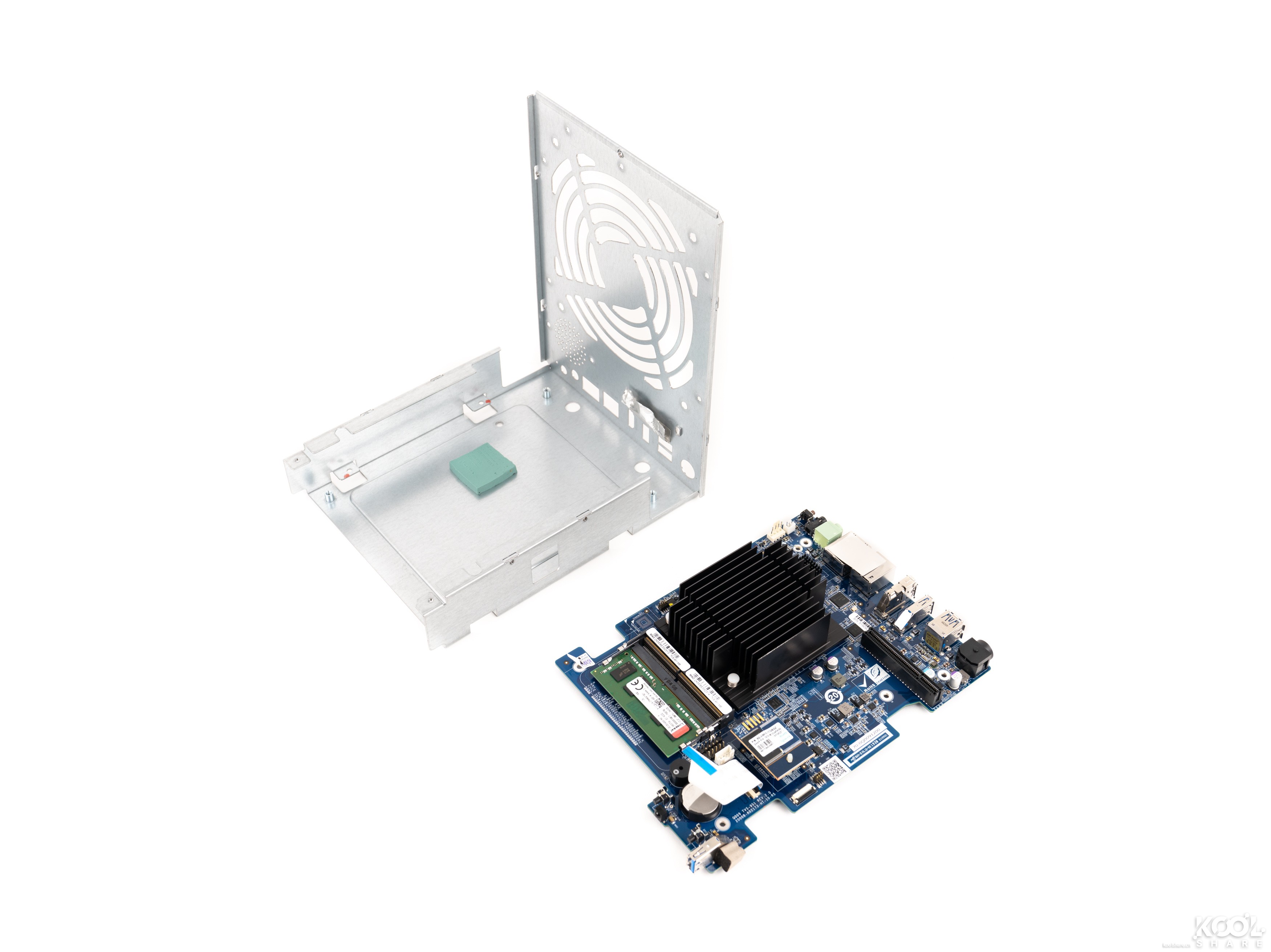 经济型9盘位NAS,QNAPTVS-951N开箱拆解评测