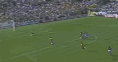 巴西济科法尔考苏格拉底,济科法尔考苏格拉底各踢什么位置