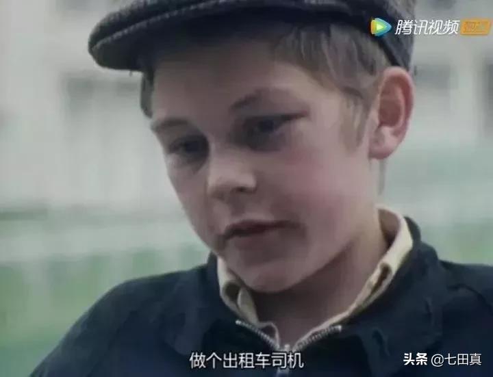 如何看待自嘲废物的985大学生,211毕业研究生自嘲当个废物的背后