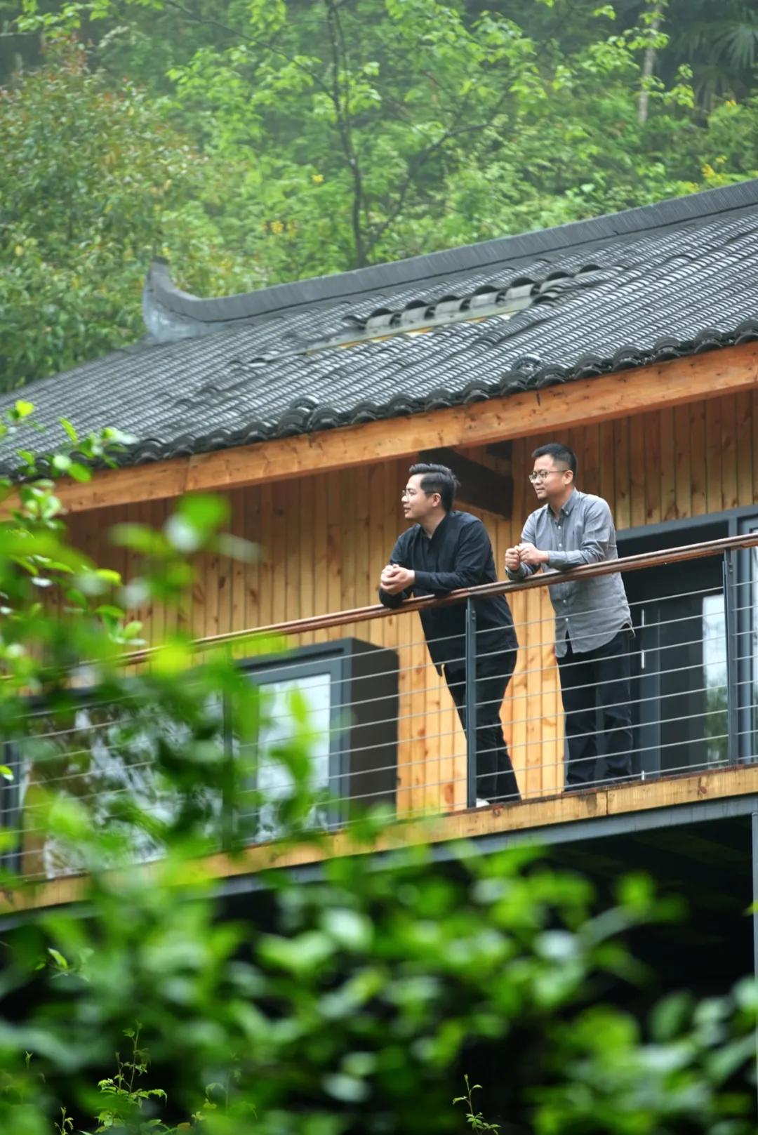 武大师兄弟复活湘西秘境，1块钱就能入股