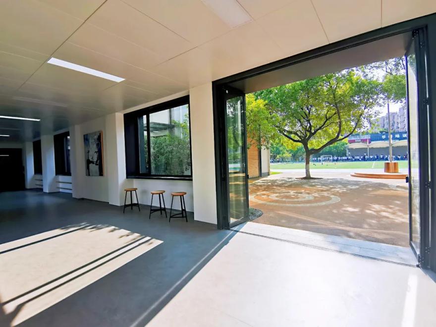 你笑起来真好看,你跑起来的样子真美