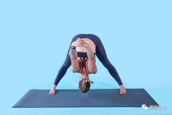 含胸驼背彻底纠正瑜伽体式,帮助孩子改善含胸驼背瑜伽