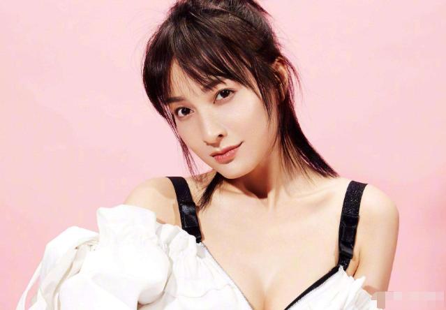 吴昕上节目为什么被吐槽,吴昕节目被拿李维嘉解释