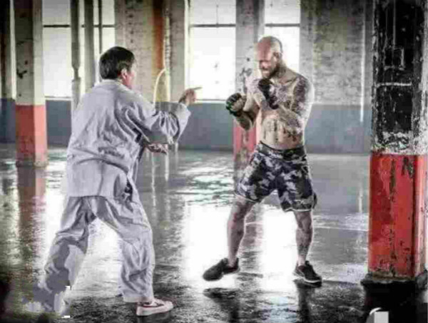 传武大师打败武士,传武大师打败搏击手