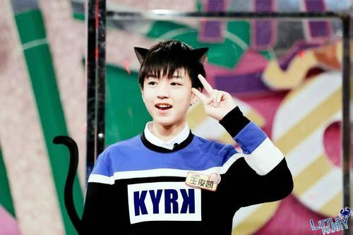 拍照比v是什么意思,拍照比剪刀手的一般是什么人