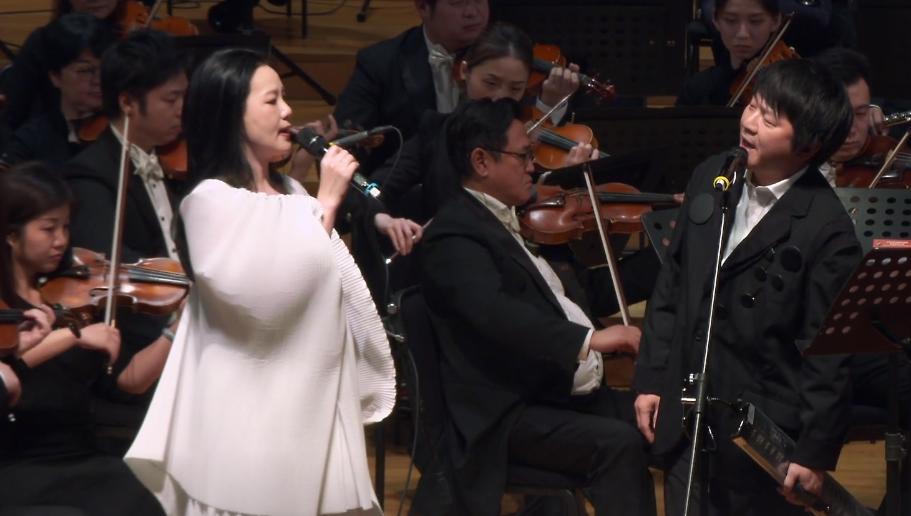 咏梅和栾树跳舞,栾树和咏梅合照