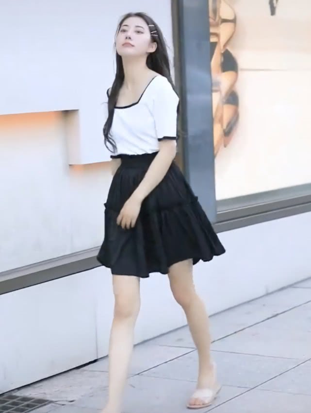 最适合年轻人穿的新潮鞋,潮鞋最火的白色加黑色